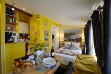 Studio in Paris - A5DF Moonshine