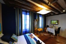 Studio in Paris - A3DF Blue Lagoon