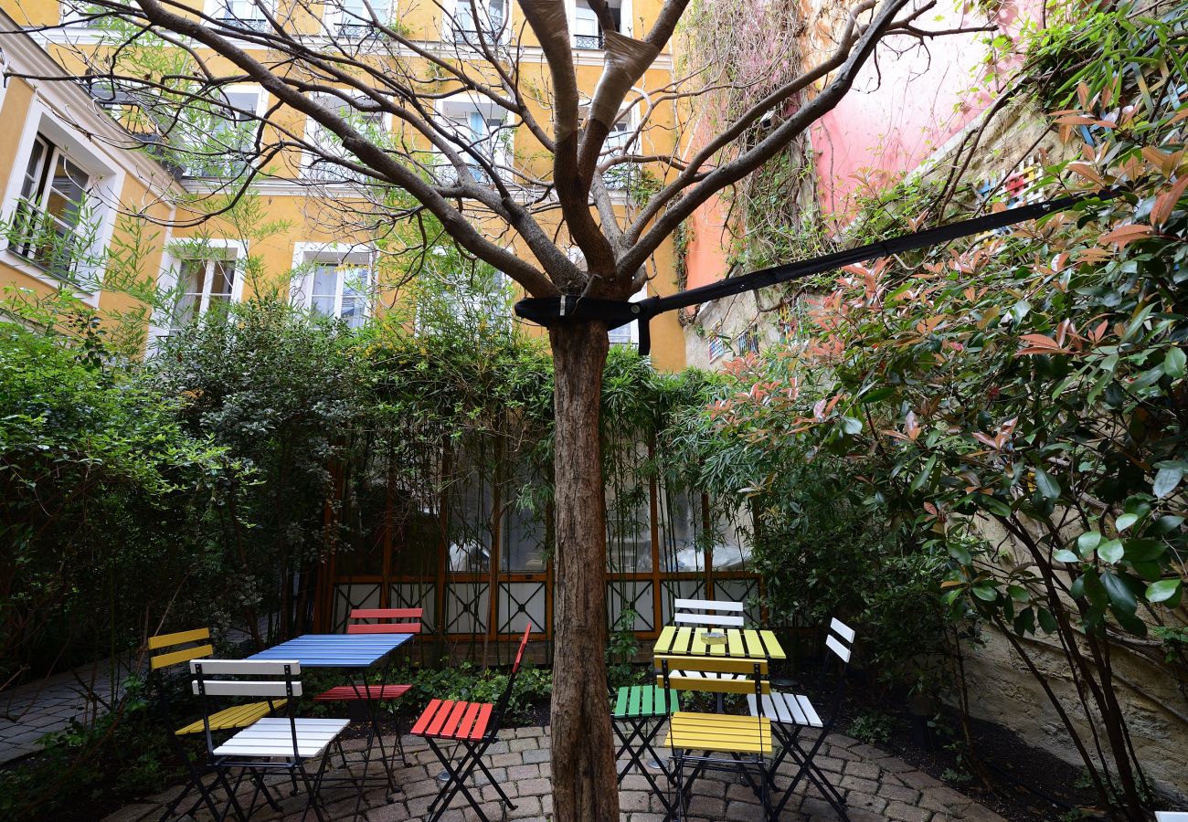 Apartment in Paris - B1G Stone Age