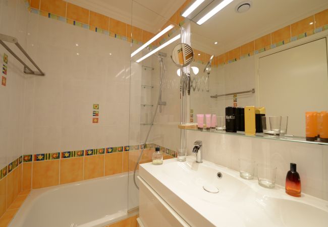 Appartement à Paris - B4DF Peace & Love Appartement à Paris - B4DF Peace & Love